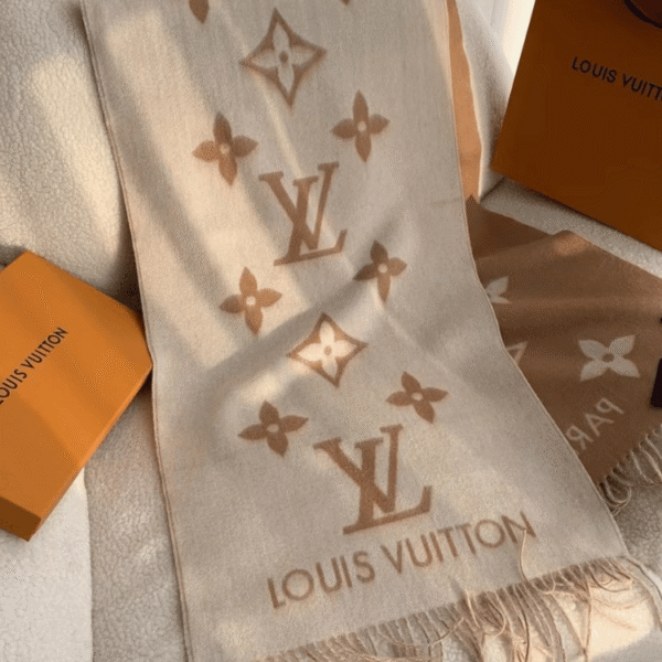 Louis Vuitton Reykjavik Scarf Beige 70.9 Inches M78123