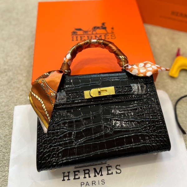 1-401 Hermès Kelly Mini Bag Black Crocodile 7.9 Inches