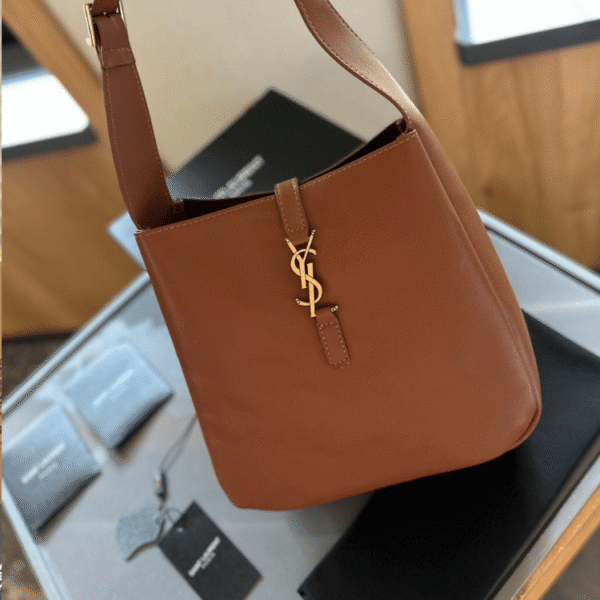 Saint Laurent Le 5 À 7 Supple Hobo Bag Tan 9.8 Inches 753837Aaauq2536
