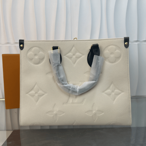 Louis Vuitton Onthego MM Monogram Cream Black 13.4 Inches