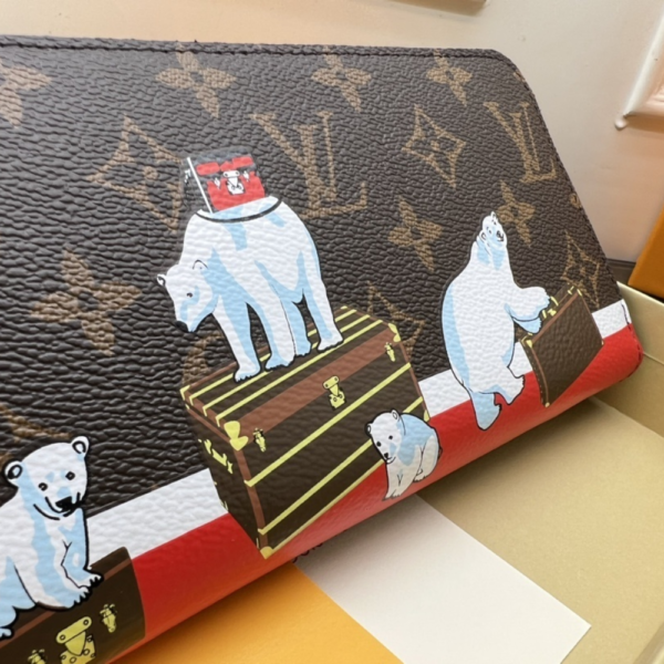 Louis Vuitton Zippy Wallet Monogram Polar Bear Animation 7.5 Inches M62086
