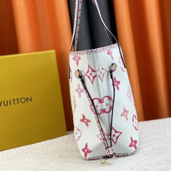 Louis Vuitton Neverfull MM Tote Bag Rose 12.2 Inches M22980