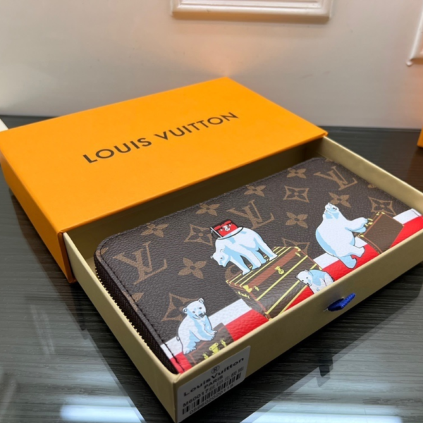 Louis Vuitton Zippy Wallet Monogram Polar Bear Animation 7.5 Inches M62086