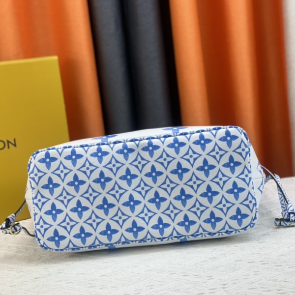115-1 Louis Vuitton Neverfull By The Pool MM Blue 12.2 Inches M22979