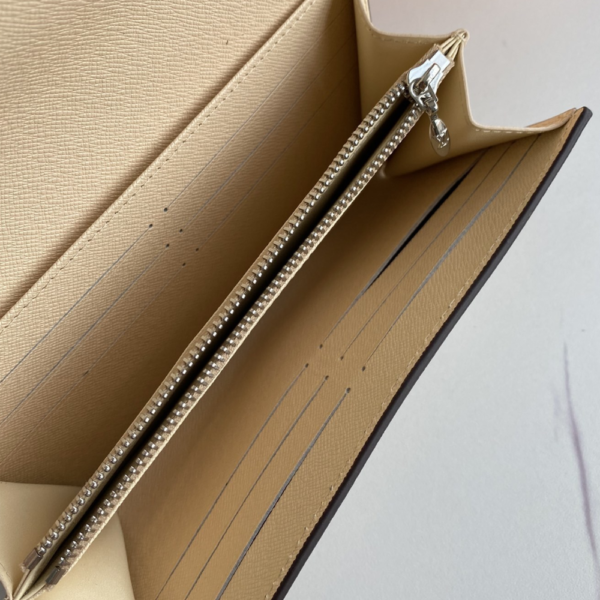 Louis Vuitton Twist Wallet Epi Galet 7.5 Inches M67510