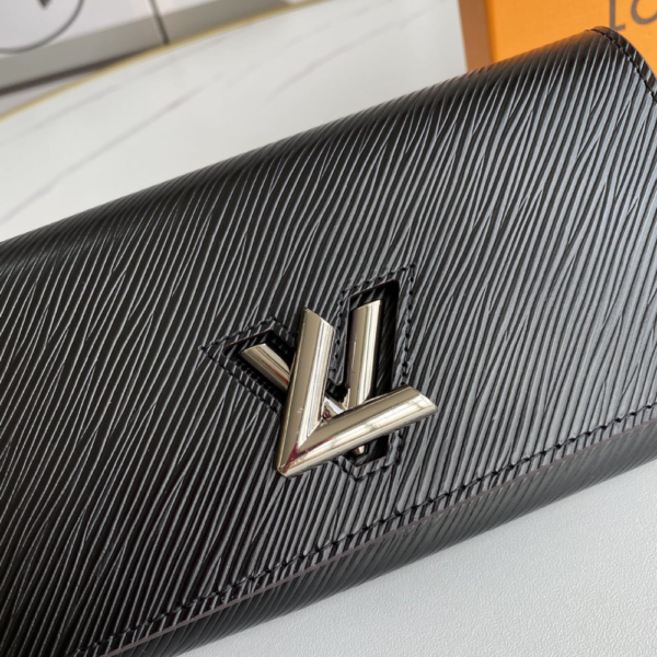 127-2 Louis Vuitton Twist Wallet Epi Black 7.5 Inches M67510