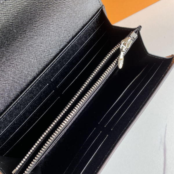 129-2 Louis Vuitton Twist Wallet Epi Black 7.5 Inches M67510