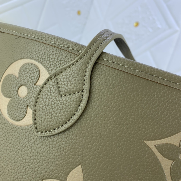 Louis Vuitton Neverfull MM Monogram Khaki Green 12.2 Inches M46649