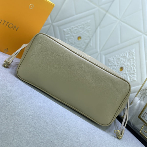 Louis Vuitton Neverfull MM Monogram Khaki Green 12.2 Inches M46649