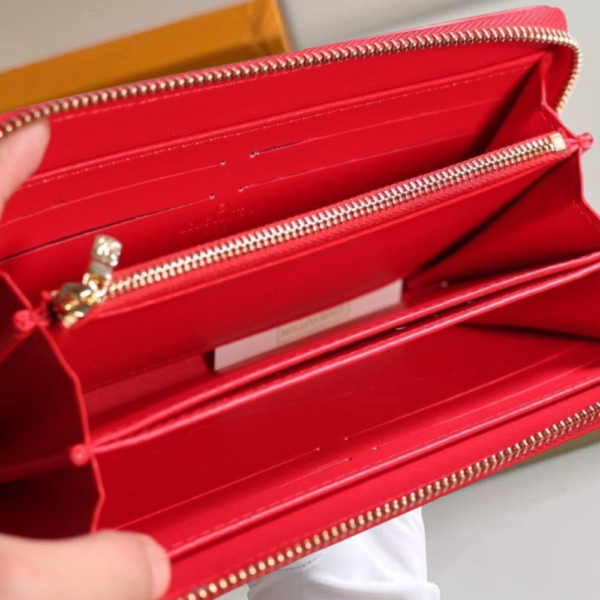 141-2 Louis Vuitton Zippy Wallet Monogram Vernis Pomme D’amour 7.5 Inches M91457