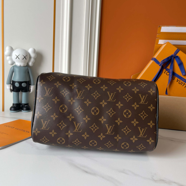 152 Louis Vuitton Speedy Soft 30 Dark 11.8 Inches M12243