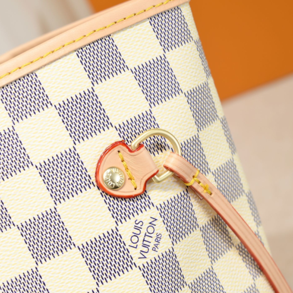 Louis Vuitton Neverfull MM Beige 12.2 Inches N40604
