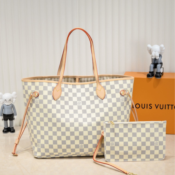 Louis Vuitton Neverfull MM Beige 12.2 Inches N40604