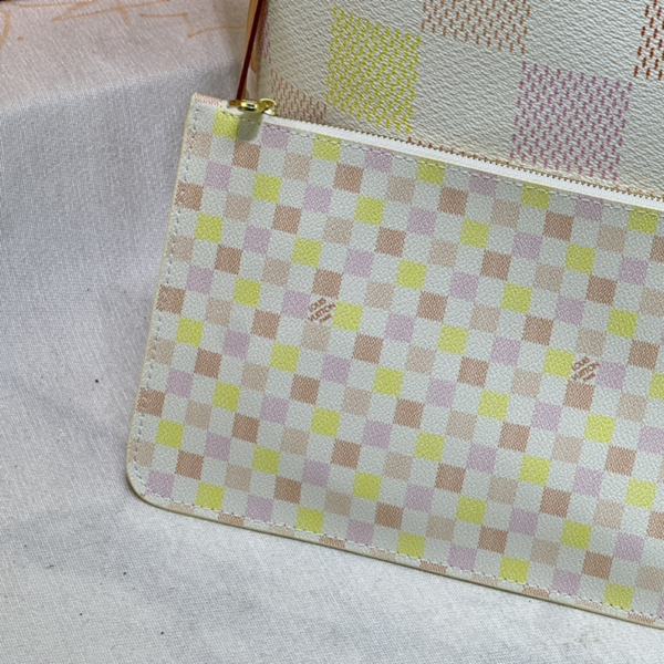 193-1 Louis Vuitton Neverfull MM Peach 12.2 Inches N40668