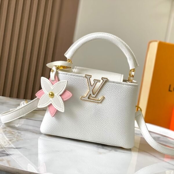 Louis Vuitton Capucines Mini Bag Snow White 21Cm M21416