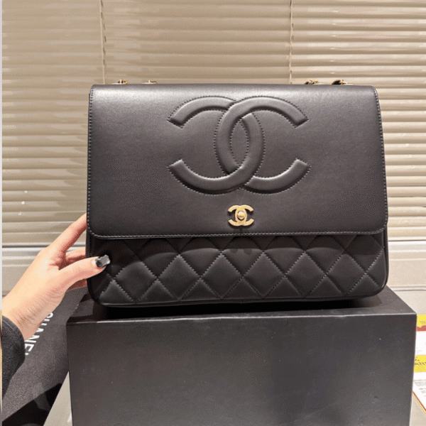 2-297 Chanel Cc Logo Maxi Flap Bag Black 13.0 Inches