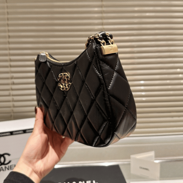 Chanel Woven Straw Tote Bag Black 15.0 Inches