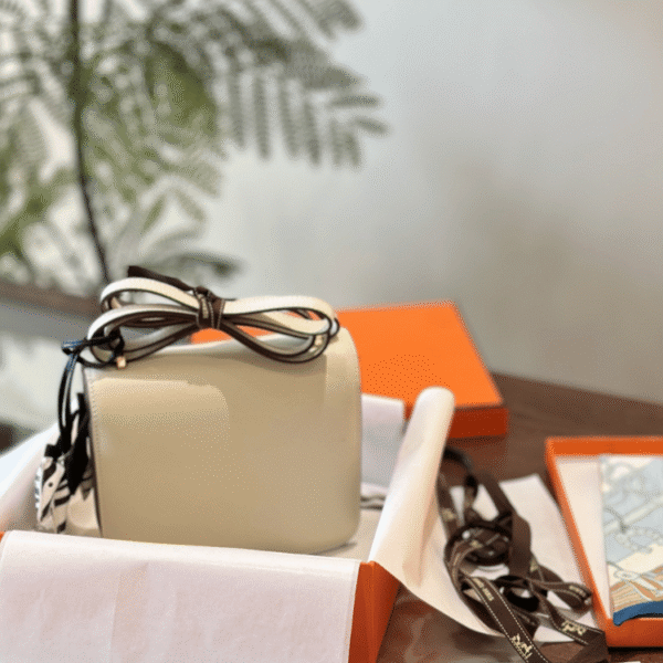 Hermès Constance Bag Mini White 7.5 Inches