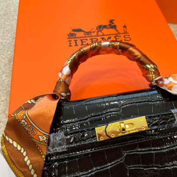 2-398 Hermès Kelly Mini Bag Black Crocodile 7.9 Inches
