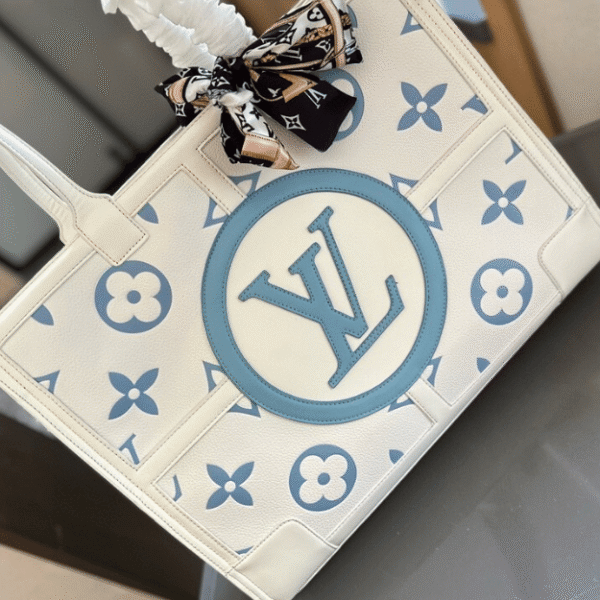 2-548.png Louis Vuitton Onthego Tote Bag White / Blue 15.7 Inches