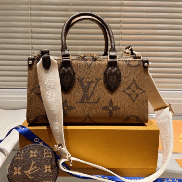 Louis Vuitton Onthego MM Monogram Tote 9.8 Inches