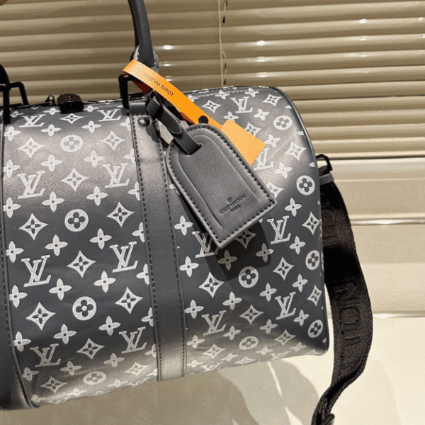 2-574 Louis Vuitton Keepall 40 Monogram Eclipse Dark Navy 15.7 Inches