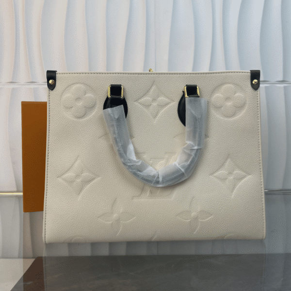 Louis Vuitton Onthego MM Monogram Cream Black 13.4 Inches