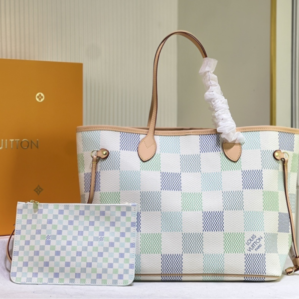 Louis Vuitton Neverfull MM Blue 12.2 Inches N40668