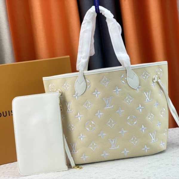 205-1 Louis Vuitton Neverfull MM Monogram Giant By The Pool White On Beige 12.2 Inches M22838