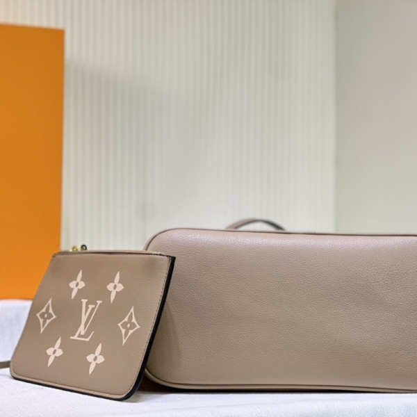 243-1.png Louis Vuitton Neverfull MM Empreinte Monogram Giant Khaki Cream 12.2 Inches M46329