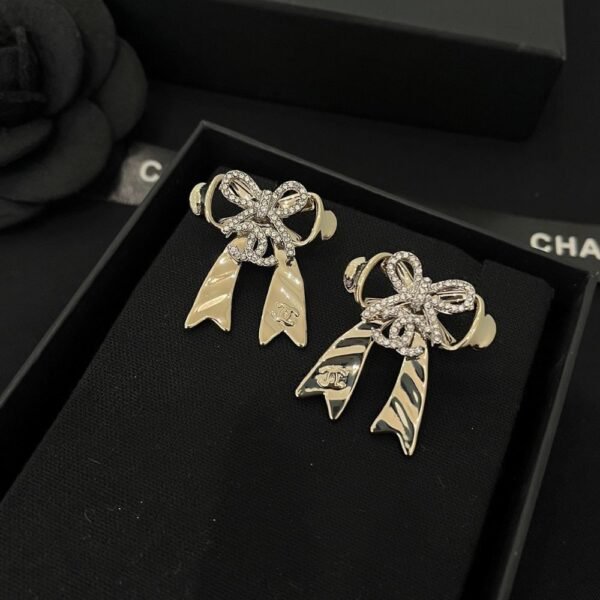 Chanel Stud Earrings With Gold ABG598 B22434 U4561
