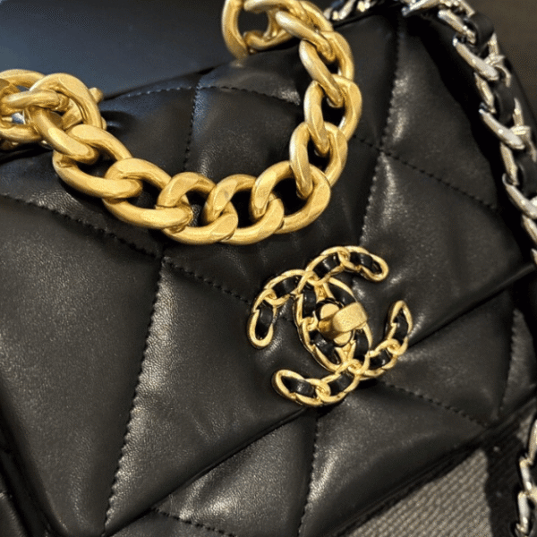 Chanel 19 Flap Bag Black 7.9 Inches AS1160-B04852-94305