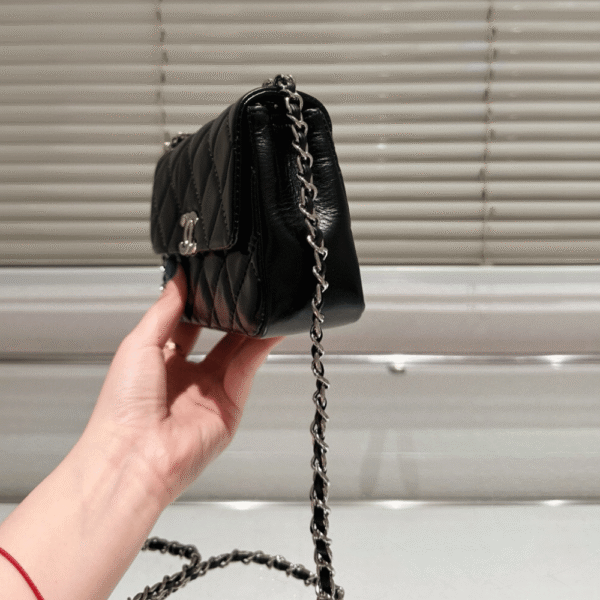 Chanel Vintage-Style Flap Bag Black 7.1 Inches