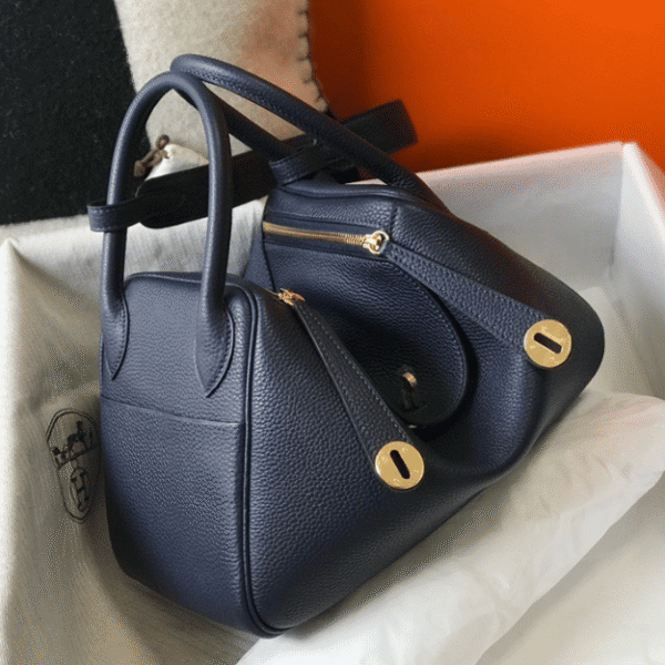 3-352 Hermès Lindy 26 Bag Navy Blue 10.2 Inches