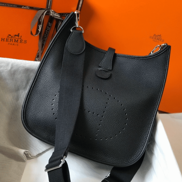 Hermès Evelyne Bag III 29 PM Black 11 Inches