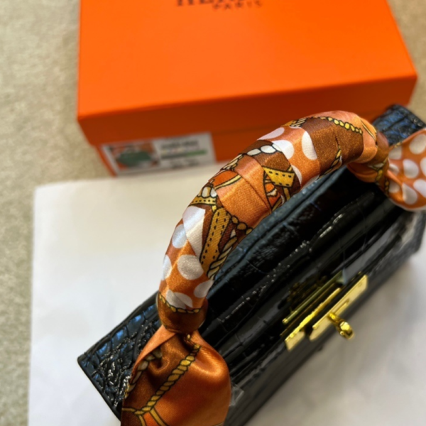 3-386 Hermès Kelly Mini Bag Black Crocodile 7.9 Inches