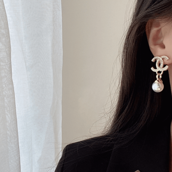 Chanel Cc Logo Drop Earrings With Pearls Gold-Tone