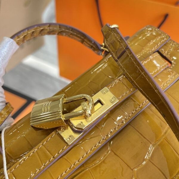 Hermes Mini Kelly 20 Alligator Gold Hardware Brown 8.7 Inches