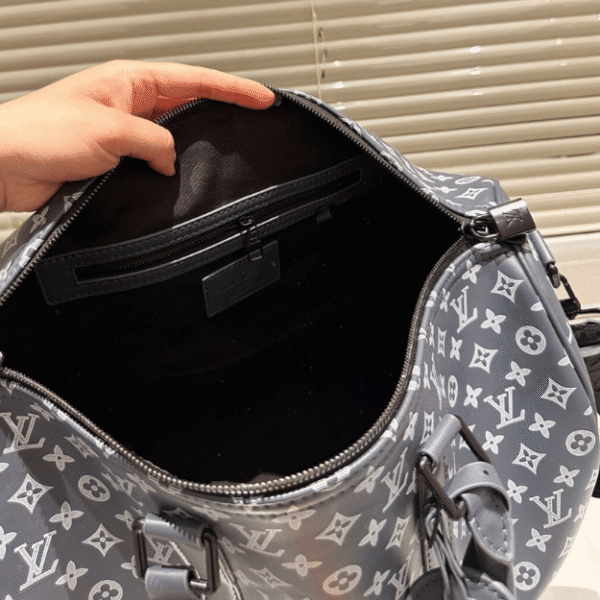 3-558 Louis Vuitton Keepall 40 Monogram Eclipse Dark Navy 15.7 Inches