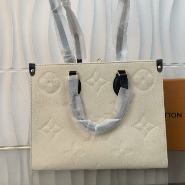 Louis Vuitton Onthego MM Monogram Cream Black 13.4 Inches