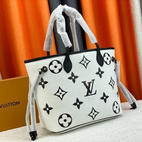 Louis Vuitton Neverfull MM Begie And Black 12.2 Inches M46039