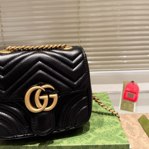 Gucci Gg Marmont Square Shoulder Bag Black 7.1 Inches