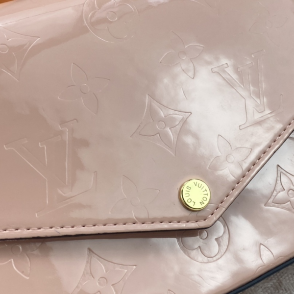 Louis Vuitton Pochette Félicie Monogram Empreinte Rose Ballerine 8.3 Inches M82608