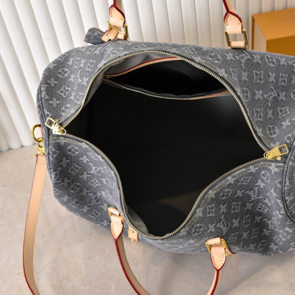 Louis Vuitton Keepall Bandoulière 50 Gray 19.7 Inches M25334