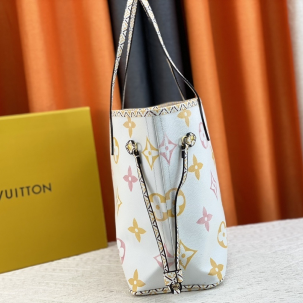 Louis Vuitton Monogram Giant Neverfull MM Beige 12.2 Inches M44571