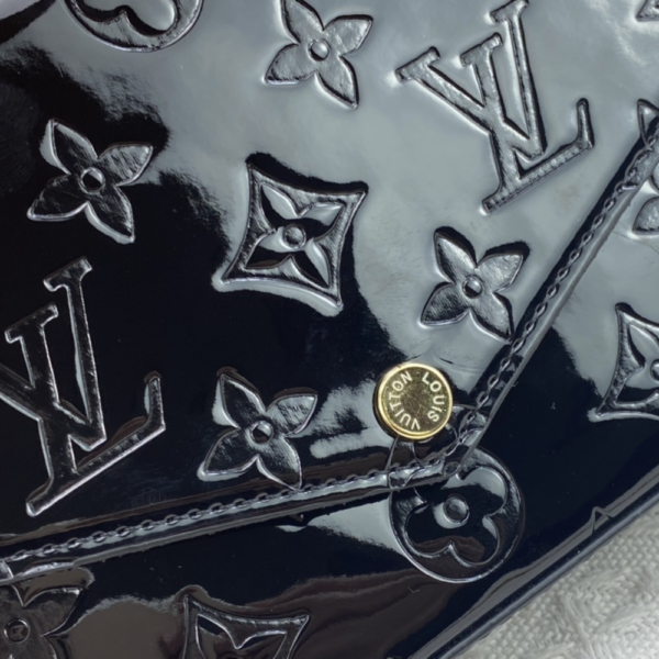 Louis Vuitton Pochette Félicie Monogram Vernis Black 8.3 Inches M61276