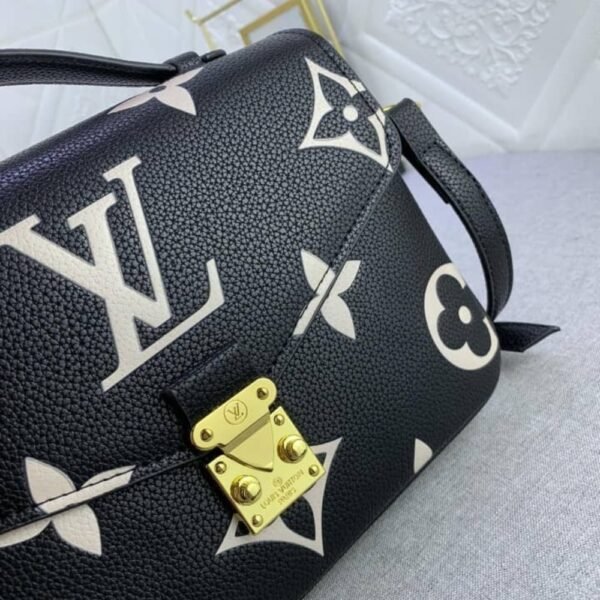 Louis Vuitton Pochette Métis Bag Black 9.8 Inches M45773