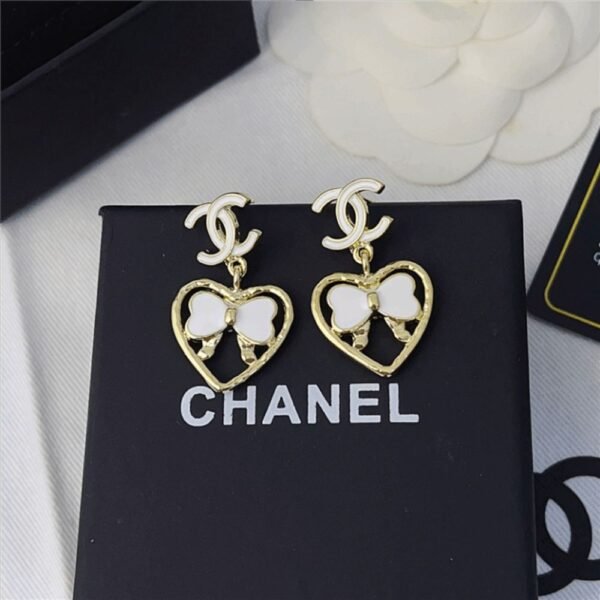 4-135.jpg Chanel Metal Enamel Cc Heart Drop Earrings Gold ABF305 B19851 NAFGV