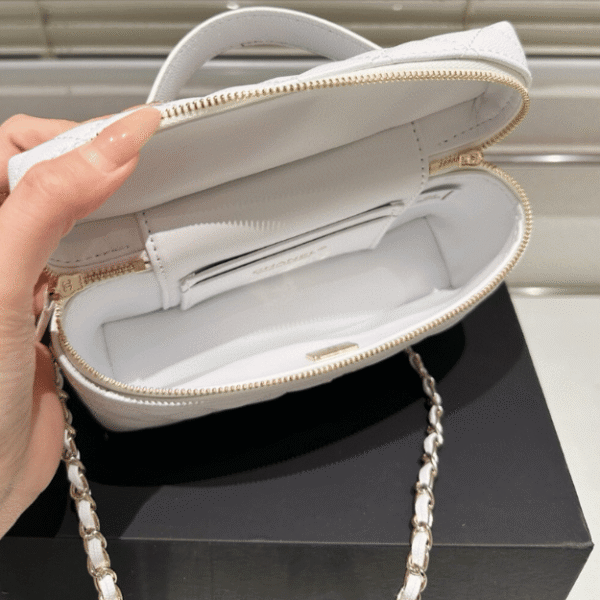 Chanel Vanity With Chain White 7.9 Inches