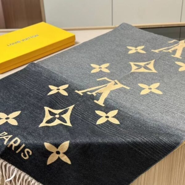 Louis Vuitton Gradient Shawl 74.8 Inches